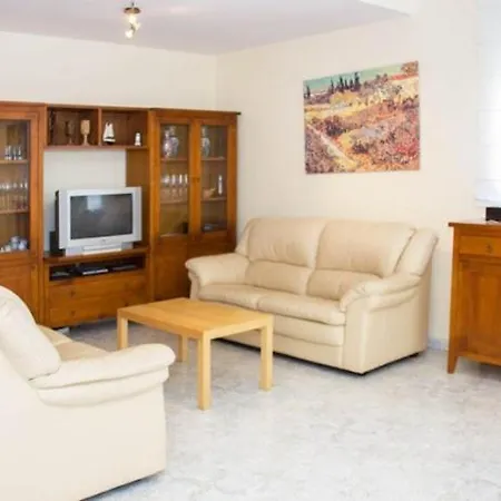 Juny - Xeckin Holidays Apartment